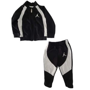 Air Jordan Kids Baby Boy Set Jacket Hoodie and Pant Black WhitSize 18 Months